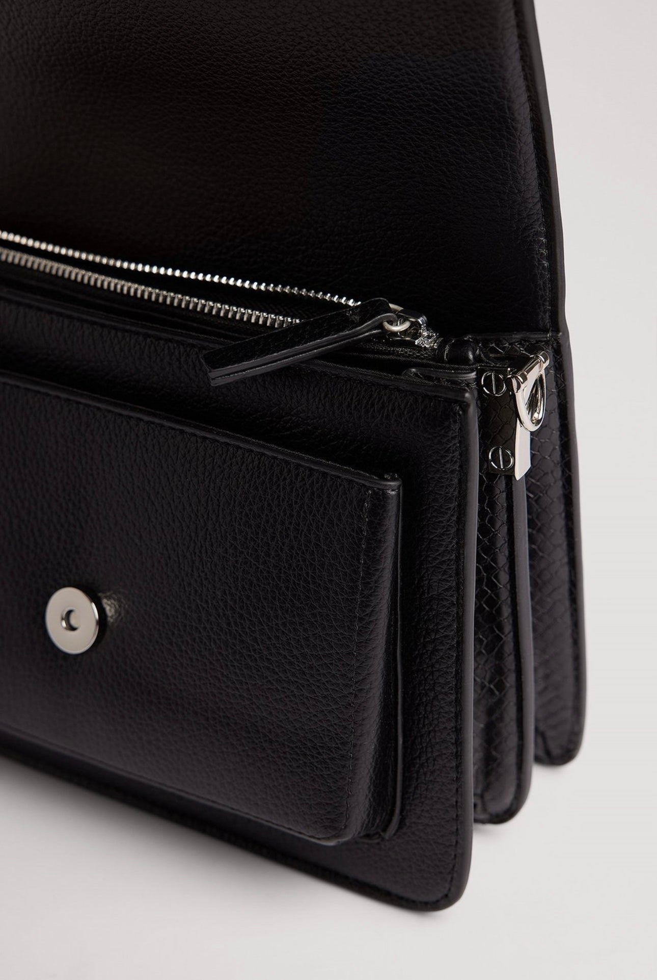 NA-KD Crossover Bag - black