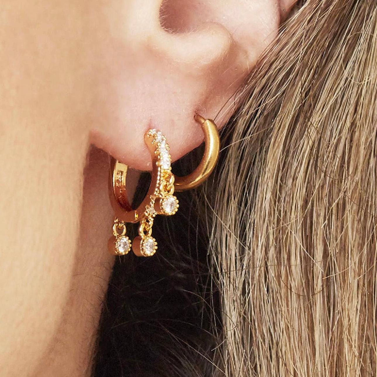 Basic Small Earrings - gold
