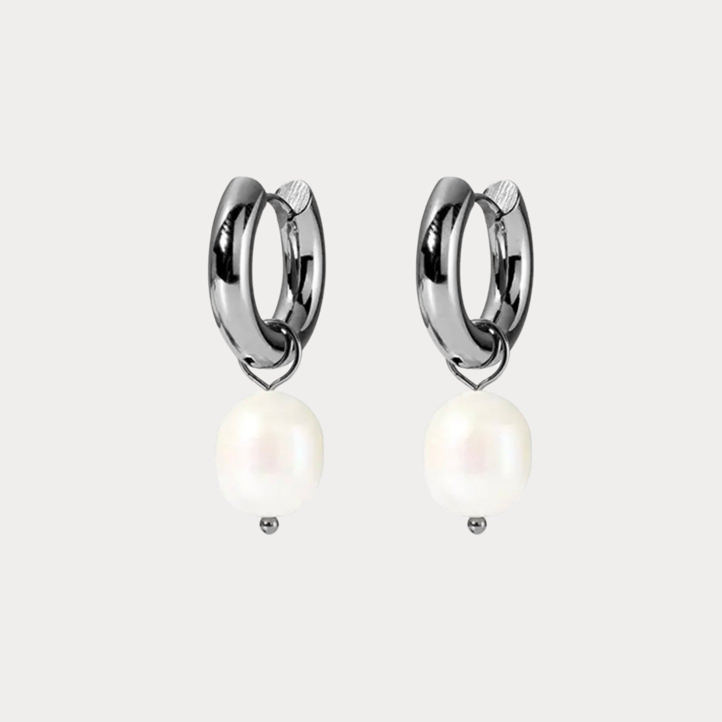 Small Pearl Earrings - silver