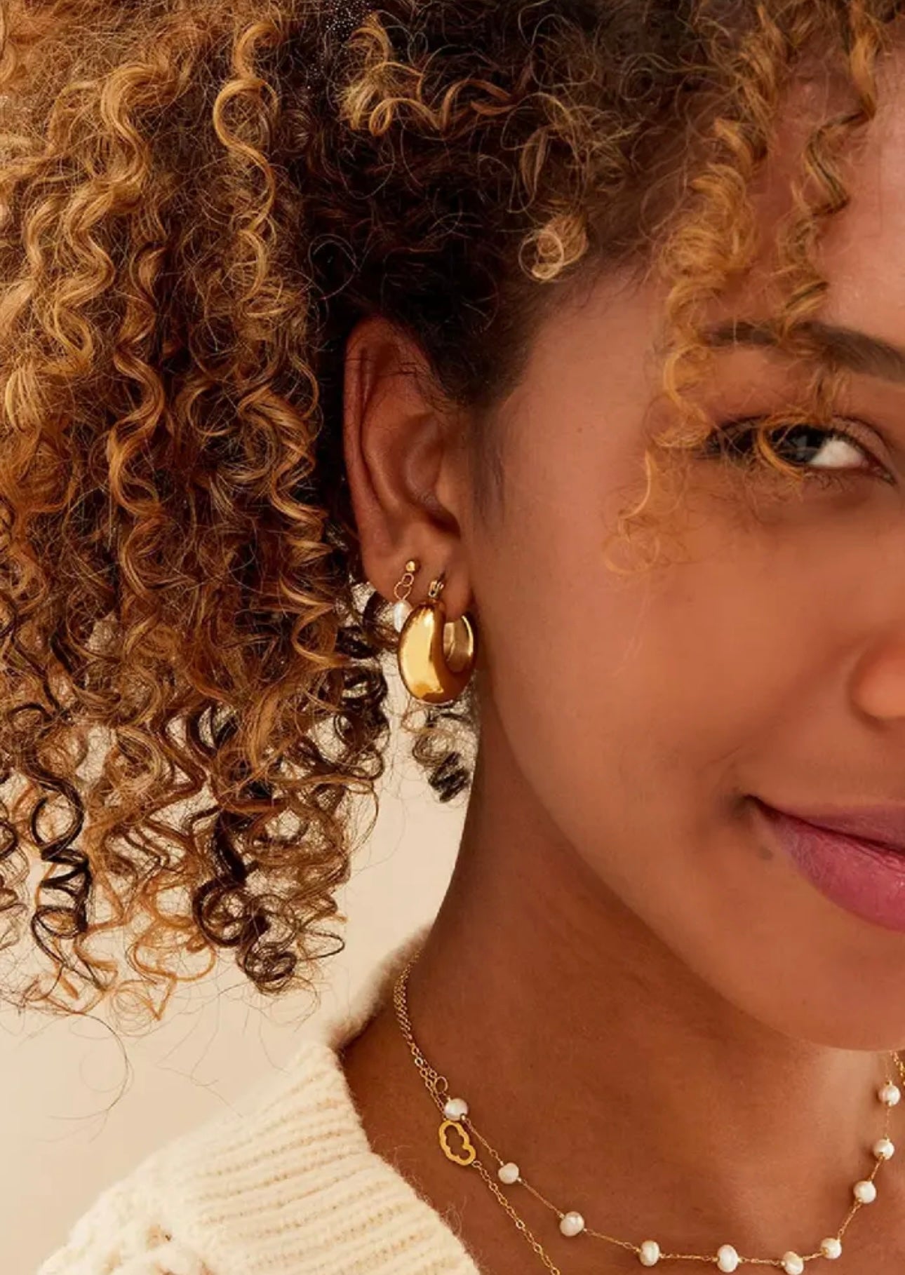 Bold Hoops Earrings - gold