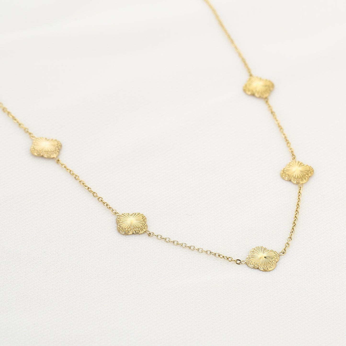 Cute Clover Necklace - gold