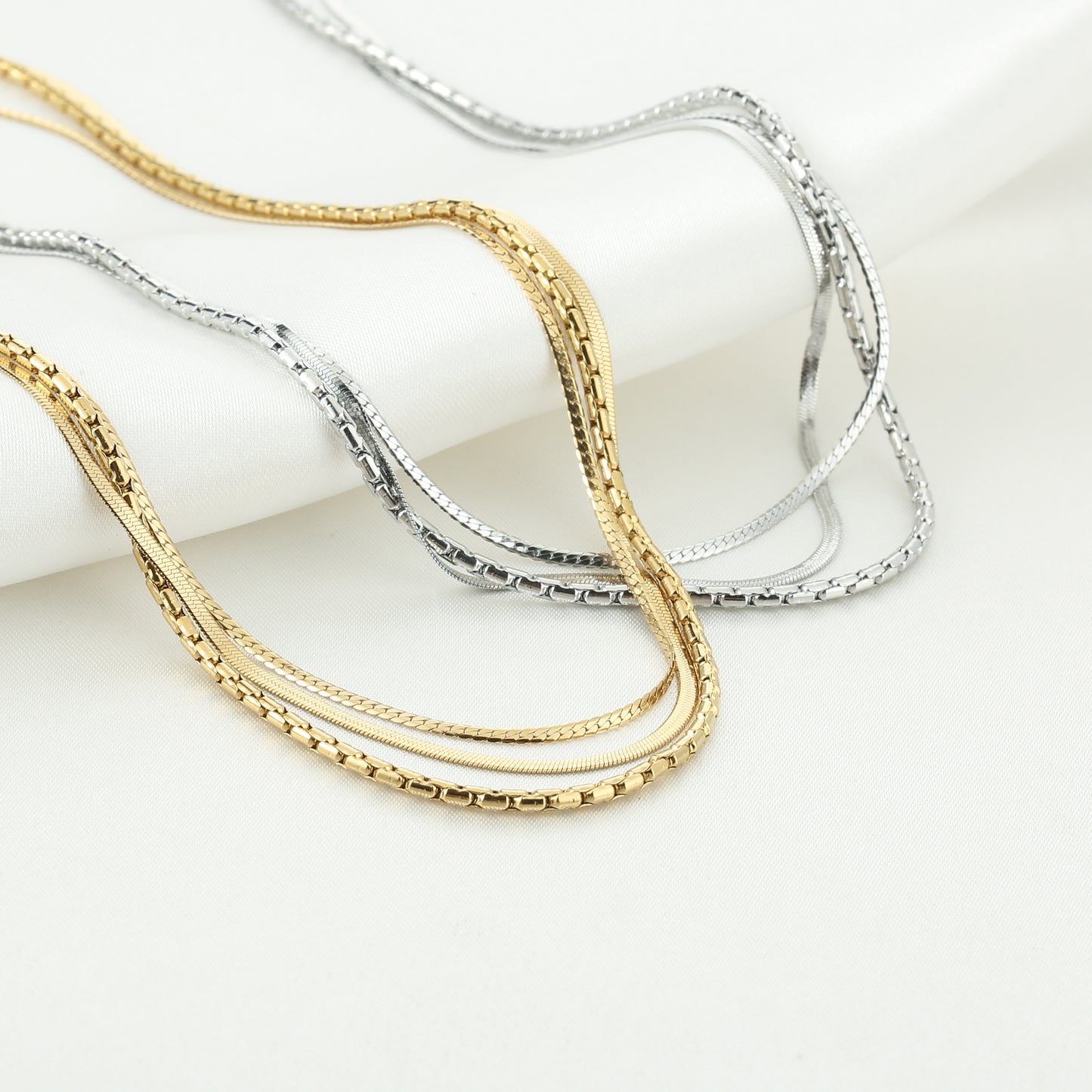 Classy Layered Necklace - gold