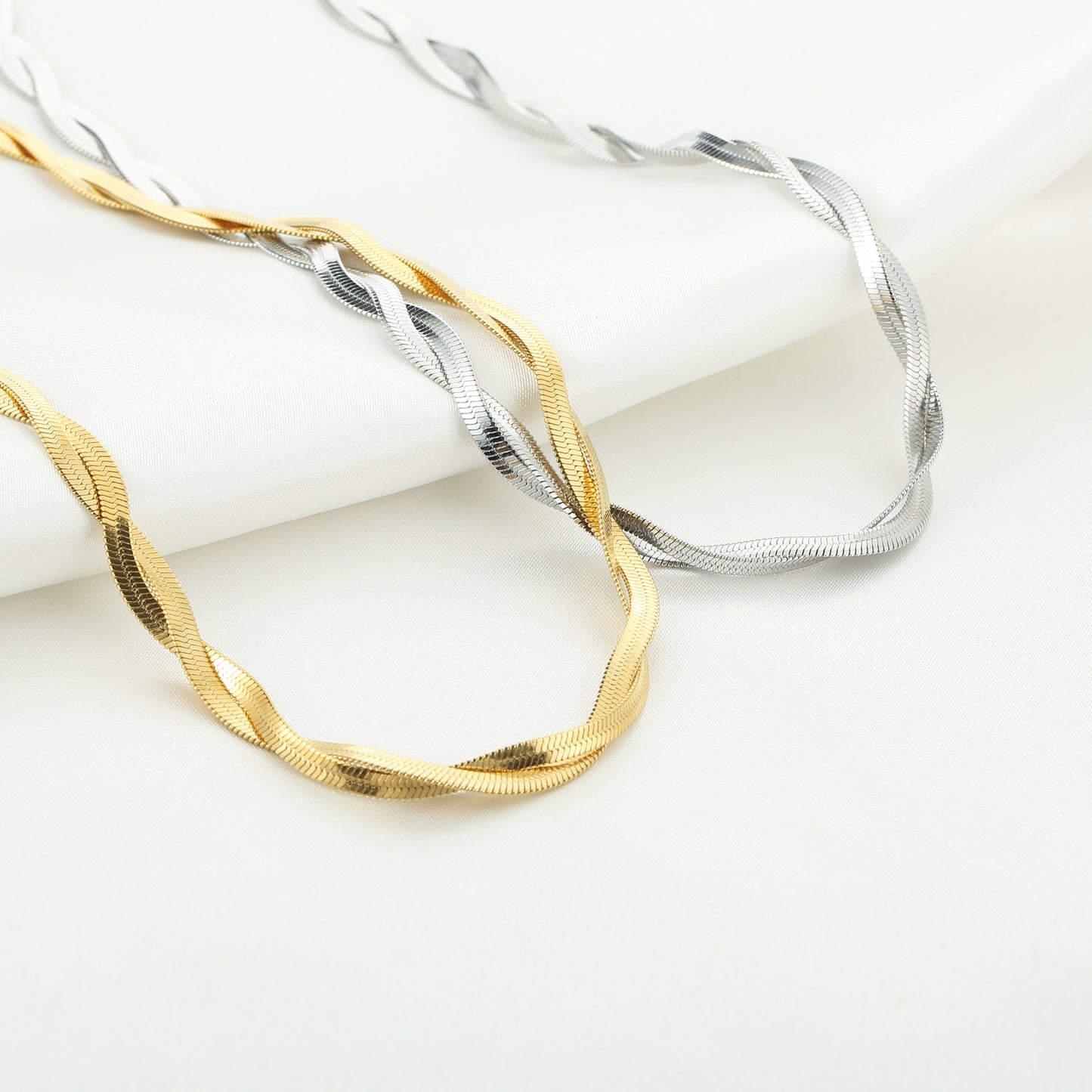 Twisted Snake Necklace - gold