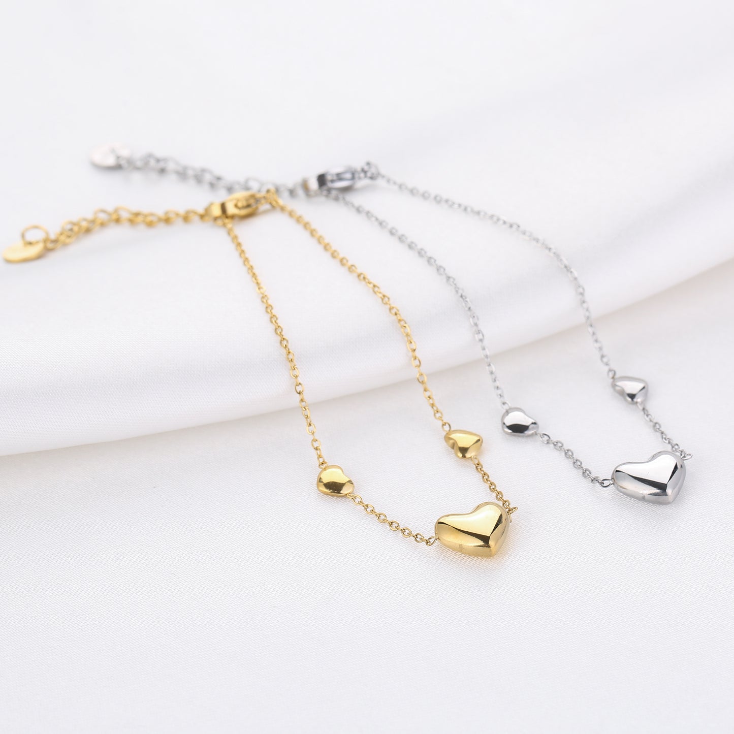 Lovely Hearts Bracelet - gold
