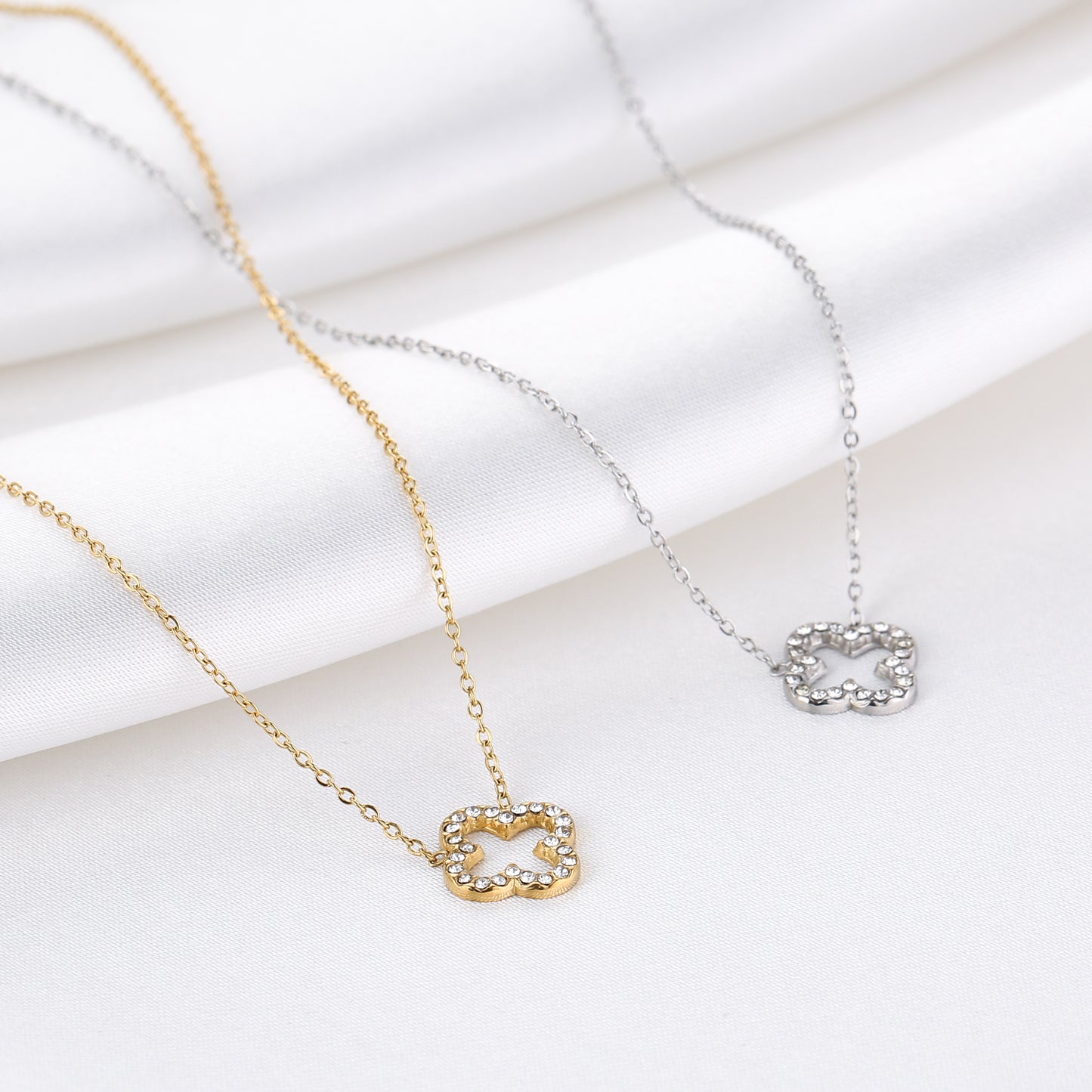 Brass Clover Necklace - gold