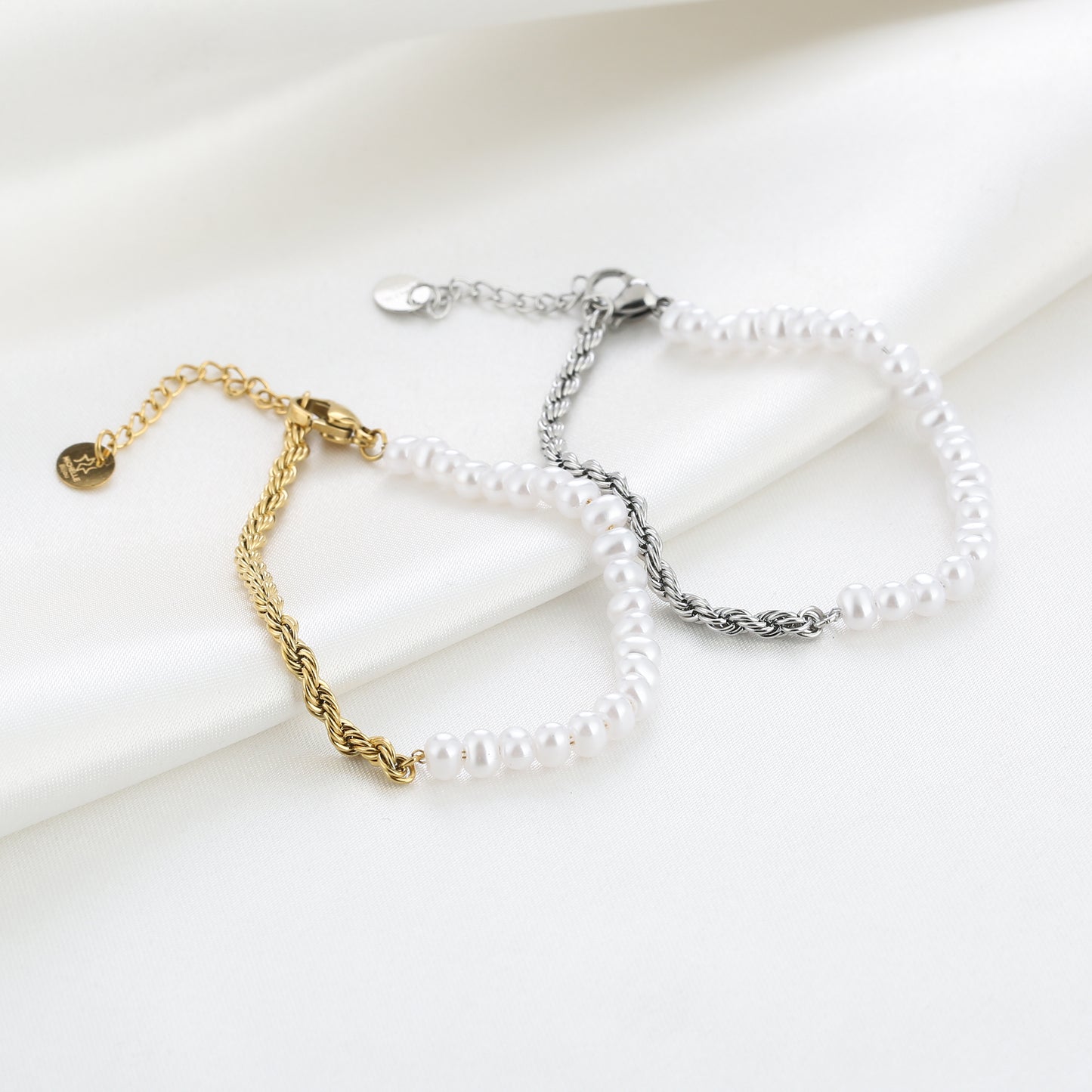 Twisted Pearls Bracelet - gold