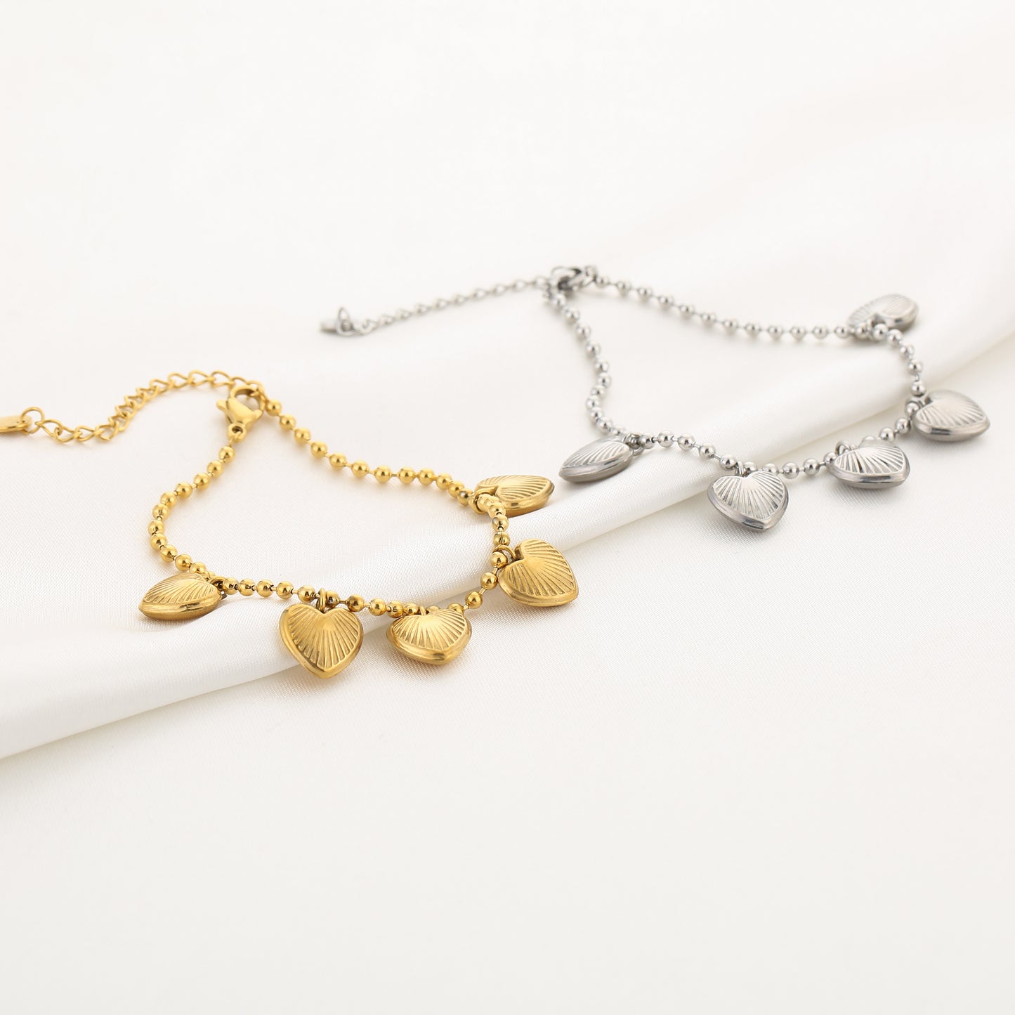 Heart Charm Bracelet - gold