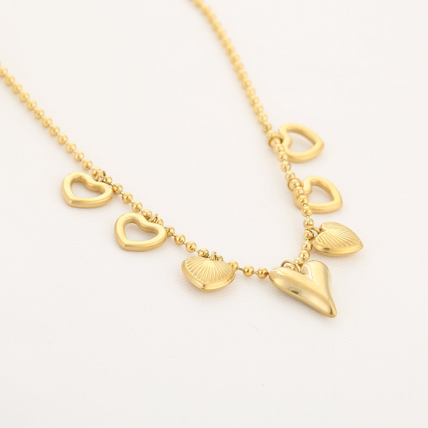 Pretty Love Necklace - gold