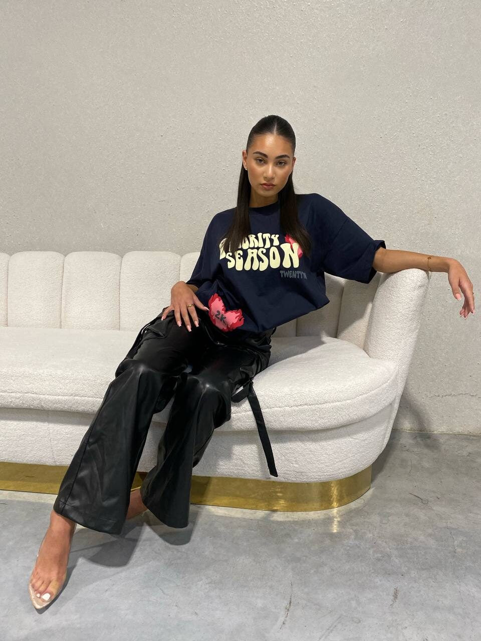 Can't find me in crowds tee – Navy