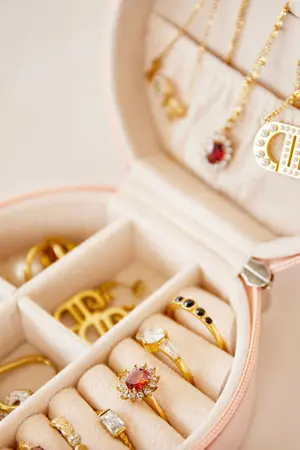 Beige Round Travel Box
