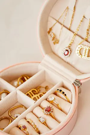 Beige Round Travel Box