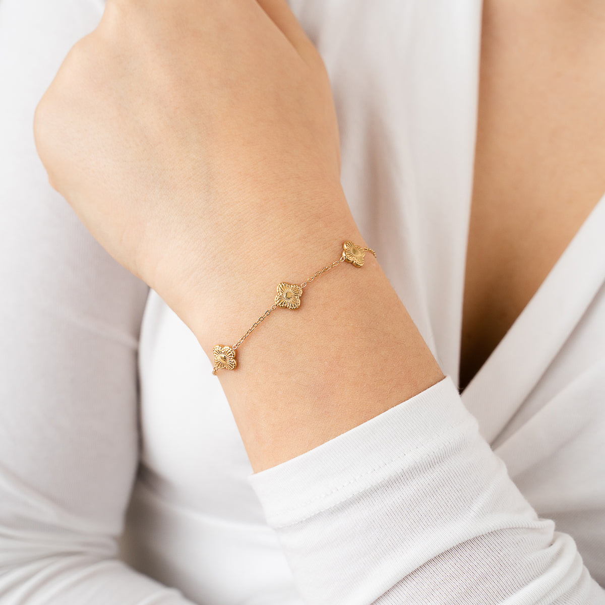 Three Clovers Bracelet - gold