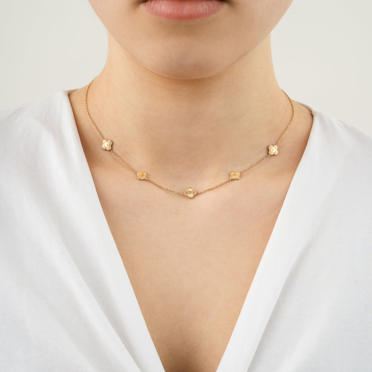 Cute Clover Necklace - gold