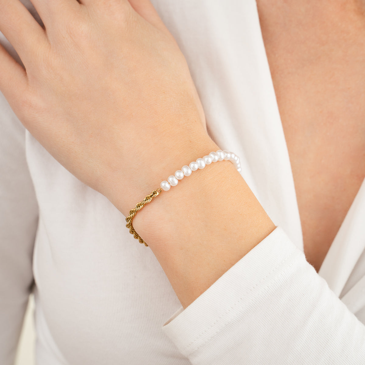 Twisted Pearls Bracelet - gold
